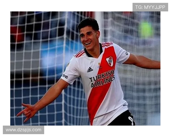 阿尔瓦雷斯在曼城战术体系中的角色定位与实际贡献